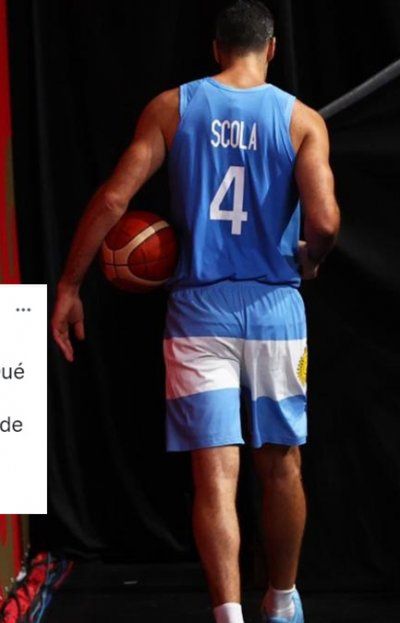 Luis Scola jugó su último partido con la Selección Argentina en los Juegos Olímpicos de Tokio y su despedida conmovió a Manu Ginóbili, otro referente del básquet nacional. Luis Scola jugó su último partido con la Selección Argentina en los Juegos Olímpicos de Tokio y su despedida conmovió a Manu Ginóbili, otro referente del básquet nacional.