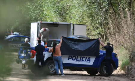 Un hombre fue encontrado muerto de un disparo en la cabeza dentro de su auto en la ciudad cordobesa de Río Cuarto, Córdoba. Un hombre fue encontrado muerto de un disparo en la cabeza dentro de su auto en la ciudad cordobesa de Río Cuarto, Córdoba.