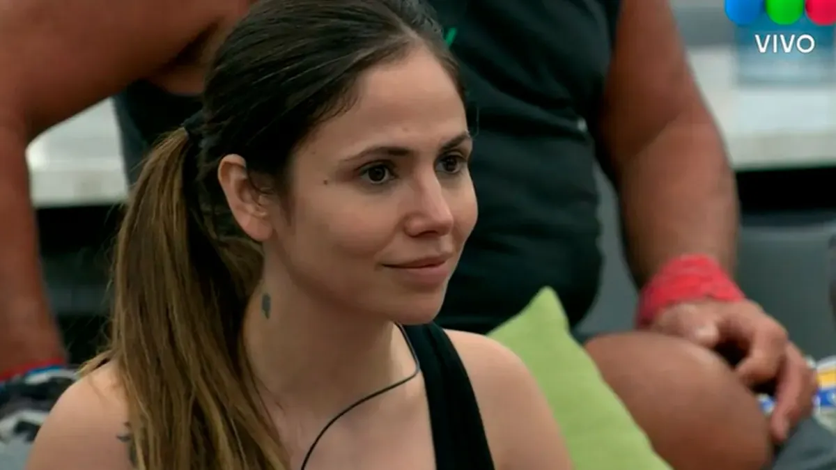 En esta oportunidad, la destinataria del mensaje fue Romina, en momentos en que todos, menos ella, se encontraban disfrutando de una tarde de sol en el patio.