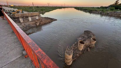 Crecida del río Salado: desmienten problemas en la obra del nuevo puente Santa Fe - Santo Tomé