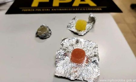 Tres personas fueron detenidas en la provincia de Córdoba acusadas de comercializar caramelos locos. Tres personas fueron detenidas en la provincia de Córdoba acusadas de comercializar caramelos locos.