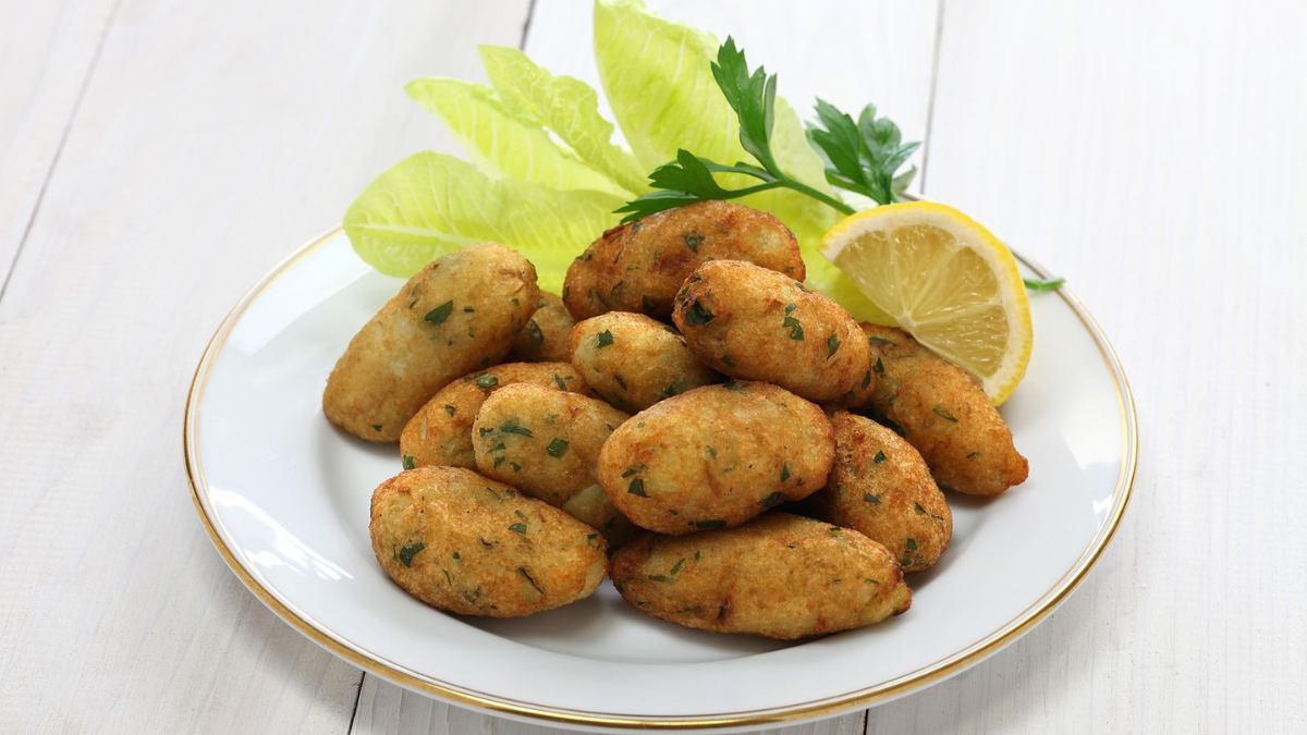 Los huevos tontos destacan por su sabor delicioso, por su fácil preparación y por llevar ingredientes sencillos y económicos. Los huevos tontos destacan por su sabor delicioso, por su fácil preparación y por llevar ingredientes sencillos y económicos.