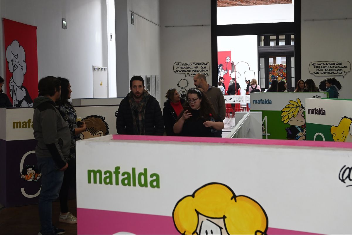 “El mundo según Mafalda” se compone de un recorrido didáctico especialmente diseñado para que el visitante ingrese en el universo de Mafalda y conozca su particular visión del mundo. “El mundo según Mafalda” se compone de un recorrido didáctico especialmente diseñado para que el visitante ingrese en el universo de Mafalda y conozca su particular visión del mundo.