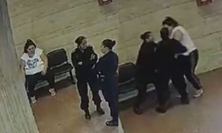 Una mujer de aproximadamente 30 años intentó robarle el arma a dos policías y luego fue internada en un hospital psiquiátrico. Una mujer de aproximadamente 30 años intentó robarle el arma a dos policías y luego fue internada en un hospital psiquiátrico.