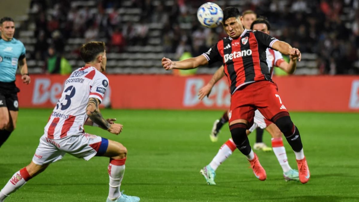 Unión y River igualan 0 a 0 en Copa Argentina.
