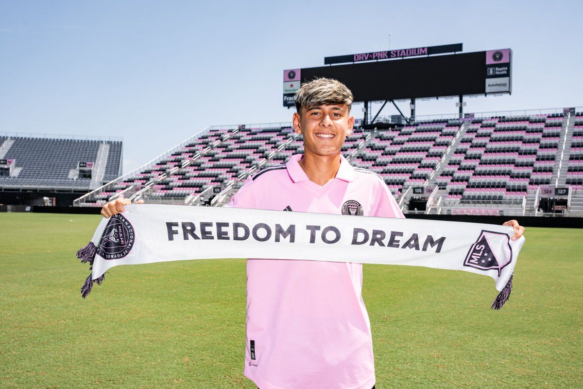 El argentino Santi Morales, de 16 años, firmó su primer contrato profesional con el Inter Miami. El argentino Santi Morales, de 16 años, firmó su primer contrato profesional con el Inter Miami.