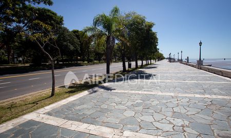 Desde la Municipalidad de la ciudad prometen completar la limpieza de la costanera en tres días. Desde la Municipalidad de la ciudad prometen completar la limpieza de la costanera en tres días.