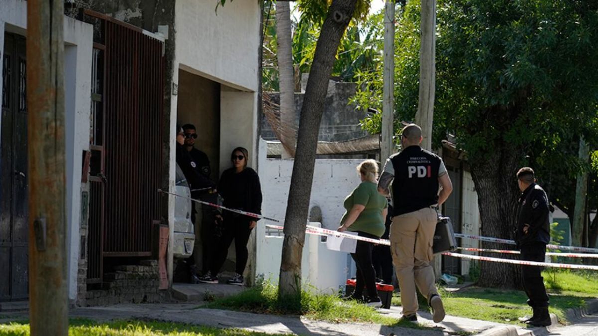 El femicidio ocurrió cuando Oggero salía de su vivienda ubicada en Prusia al 6700 para dirigirse a su trabajo en Rosario. El femicidio ocurrió cuando Oggero salía de su vivienda ubicada en Prusia al 6700 para dirigirse a su trabajo en Rosario. 