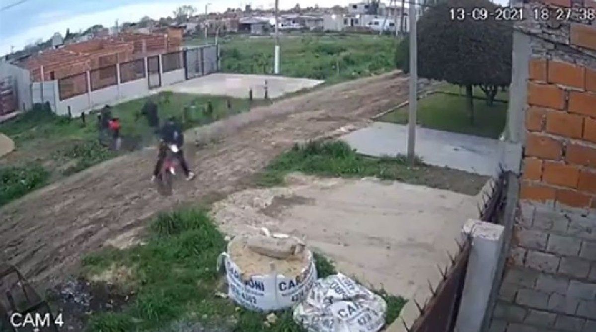 Volvía a su casa con su hijo y vivió un momento de terror