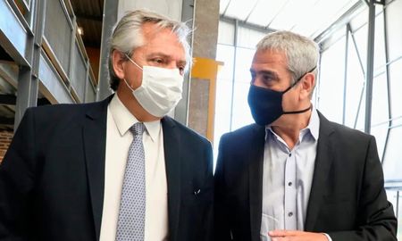 El presidente Alberto Fernández junto al ministro de Desarrollo Territorial y Hábitat de la Nación, Jorge Ferraresi.