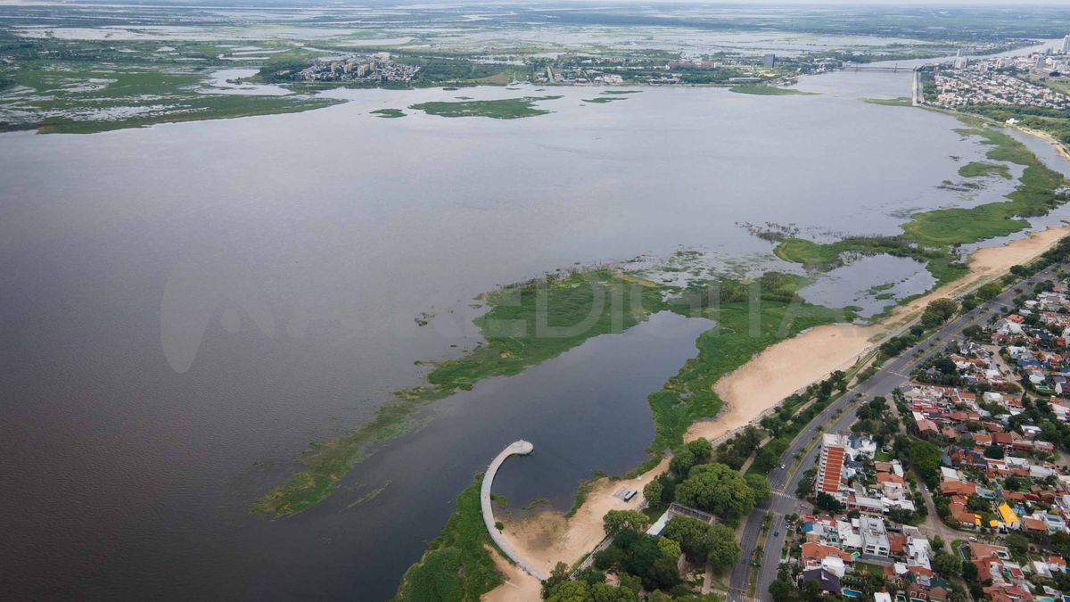 Si bien no se espera una crecida extraordinaria, el Fenómeno del Niño desnudó la falta de mantenimiento del sistema de defensas y de bombeo de las ciudades del Gran Santa Fe. Si bien no se espera una crecida extraordinaria, el Fenómeno del Niño desnudó la falta de mantenimiento del sistema de defensas y de bombeo de las ciudades del Gran Santa Fe.