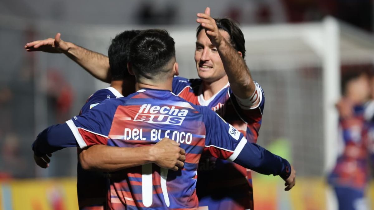 Unión fue una aplanadora en el primer tiempo ante Instituto: ¡Así fueron los cuatro goles!