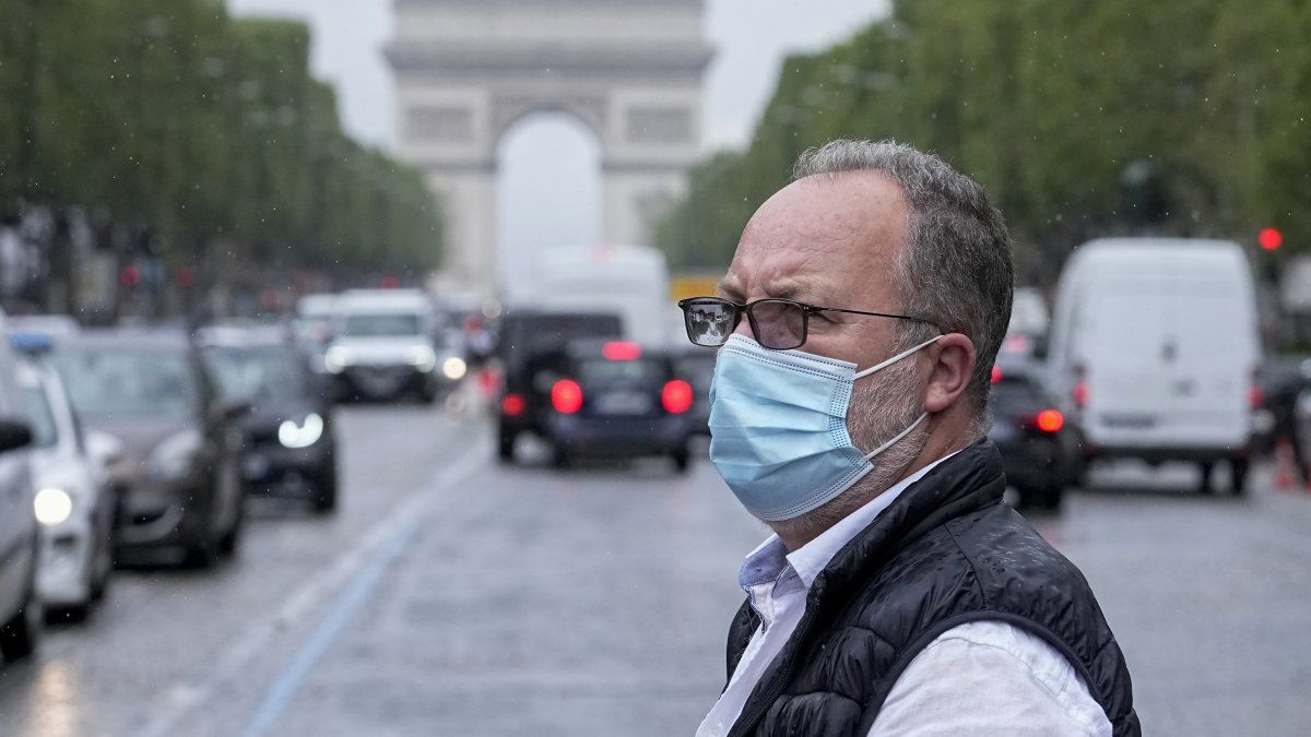 Francia rompe récord en contagios de coronavirus y superó los 500 mil casos diarios