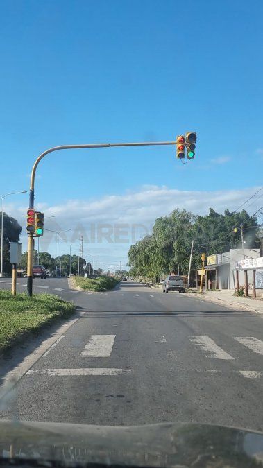 Desde Vialidad Provincial informarón que a principios de junio se firnalizara el cableado de los semáforos y a fines de julio se culminará la obra de transformación de la ruta 1.
