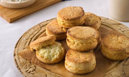 Todos los detalles para hacer scones sin TACC de la mano de Cocineros Argentinos. Todos los detalles para hacer scones sin TACC de la mano de Cocineros Argentinos.