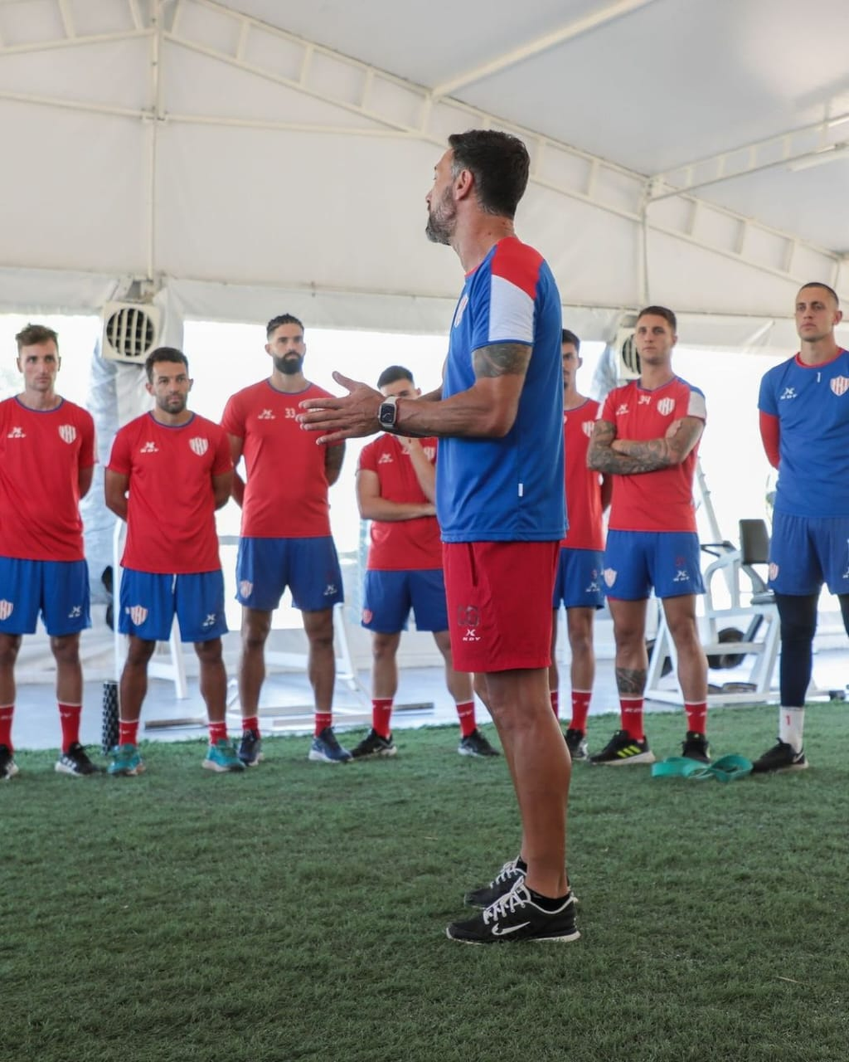 El Kily González confirmó que se jugarán partidos amistosos ante Nacional, Defensor Sporting y César Vallejo. El Kily González confirmó que se jugarán partidos amistosos ante Nacional, Defensor Sporting y César Vallejo.