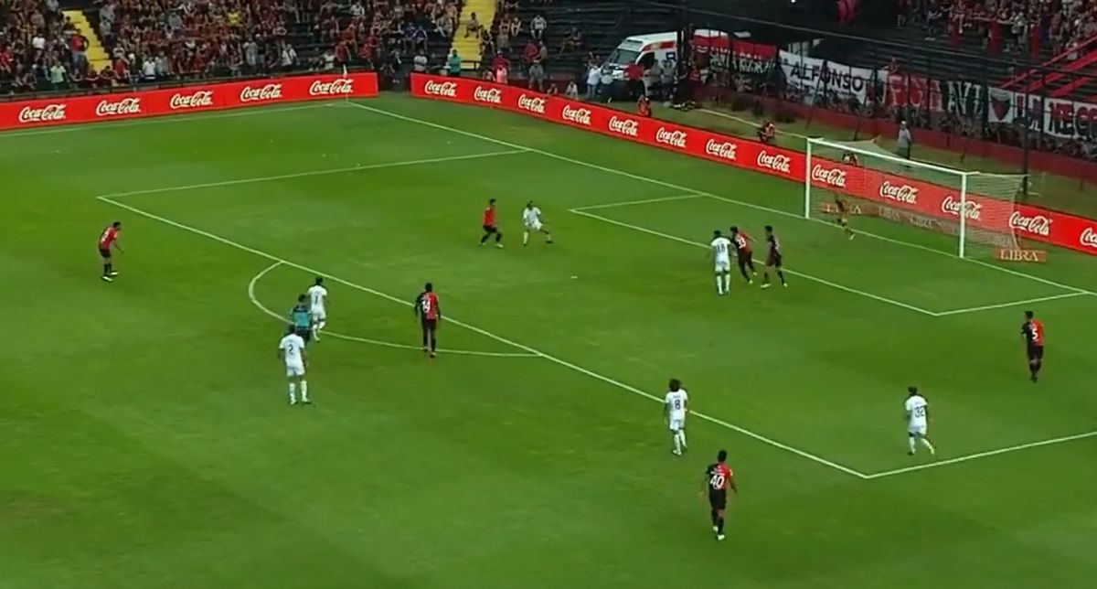 Colón y Lanús hacen su presentación en la Liga Profesional 2023.