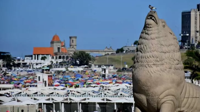 El fin de semana largó movilizó a más de 1 millón de personas que gastaron $235.008 millones