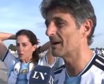 Hinchas argentinos quedaron en medio de una balacera cuando iban al estadio. Hinchas argentinos quedaron en medio de una balacera cuando iban al estadio.