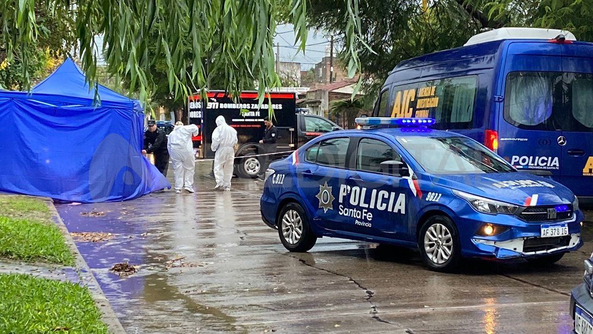 El homicidio ocurrió en Javier de la Rosa al 1400. El homicidio ocurrió en Javier de la Rosa al 1400.