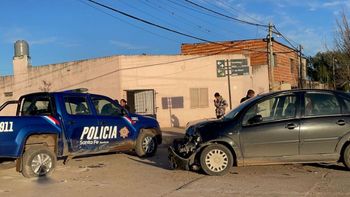 Accidente en Santa Fe: chocaron un auto particular y un patrullero