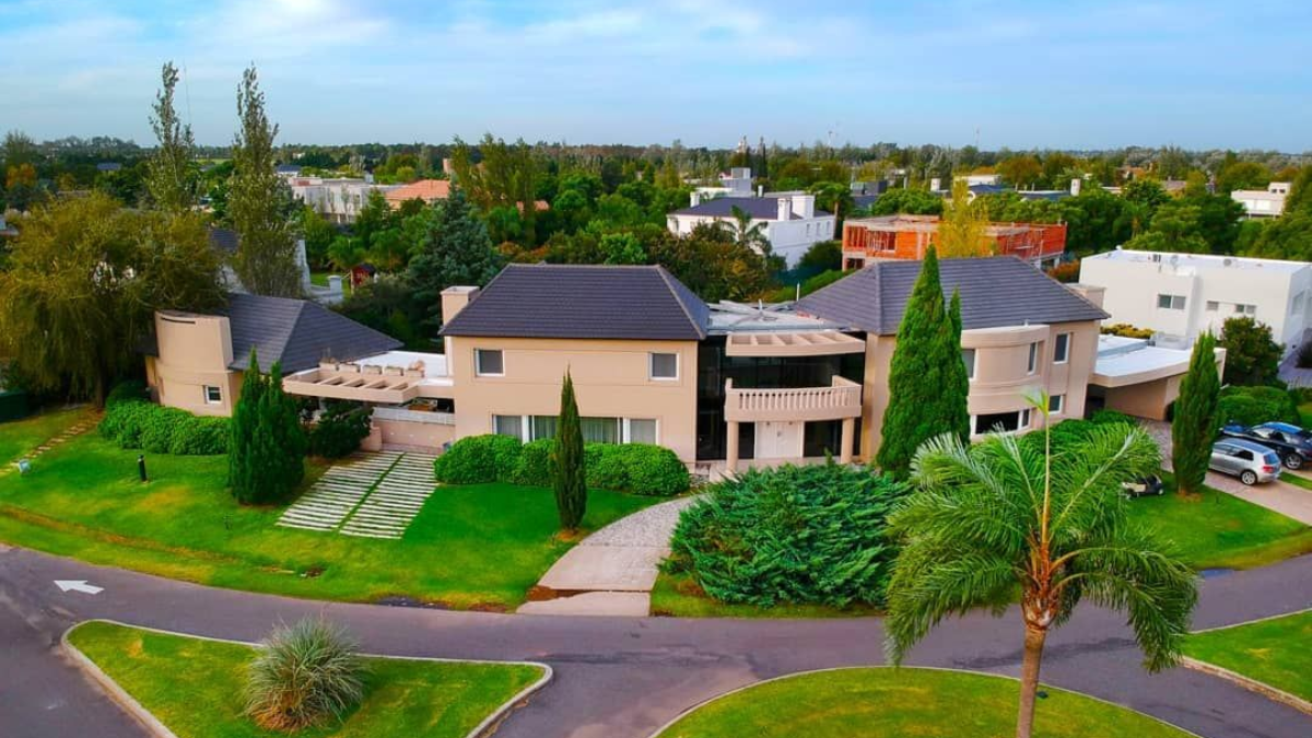 Cuánto cuesta vivir en el exclusivo barrio privado de Lionel Messi