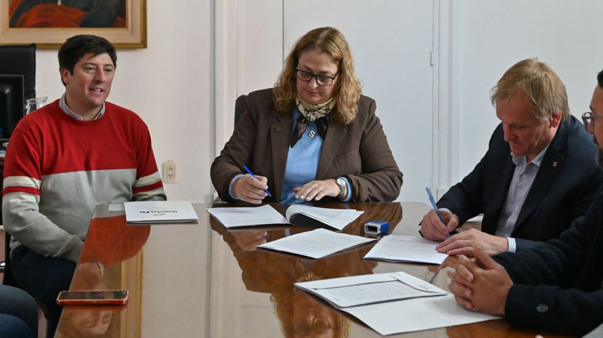 La Provincia de Santa Fe y la UTN implementarán de un plan de mantenimiento en hospitales públicos. La Provincia de Santa Fe y la UTN implementarán de un plan de mantenimiento en hospitales públicos.