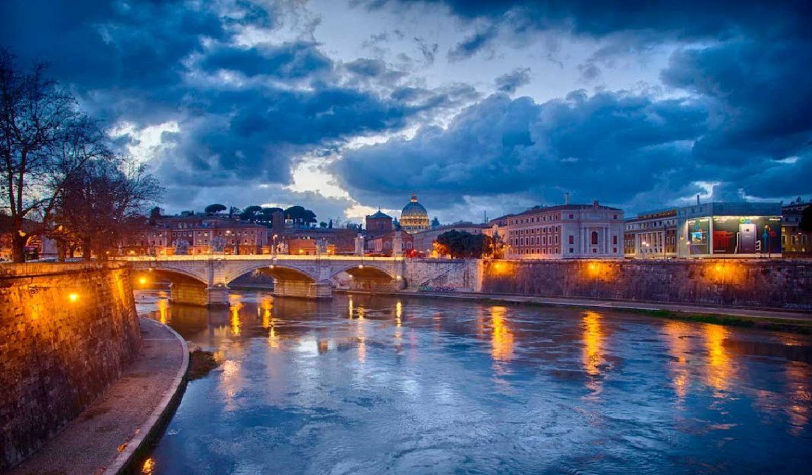 Un pueblo en Italia vende casas por un euro y ofrece beneficios económicos para un grupo de argentinos