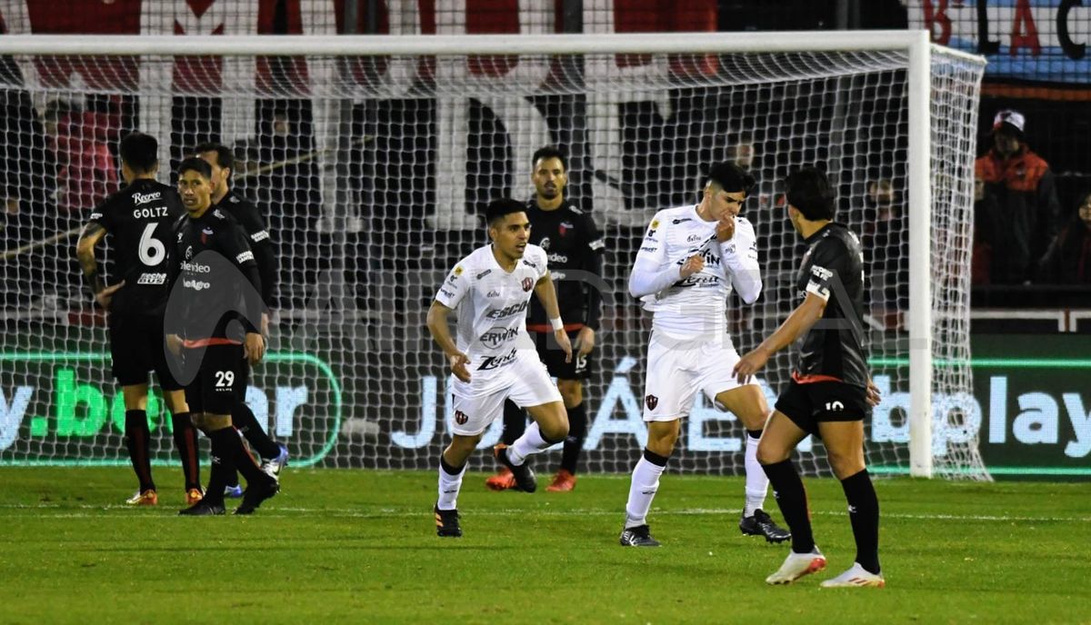 Alexander Sosa marcó el empate para Patronato y Colón tendría que jugarse la clasificación a octavos de la Copa Argentina en los penales.