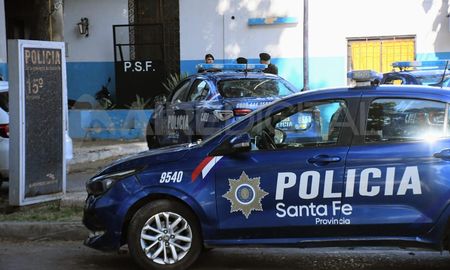 Hay 47 detenidos y la capacidad máxima de la comisaría es de 12. Hay 47 detenidos y la capacidad máxima de la comisaría es de 12.