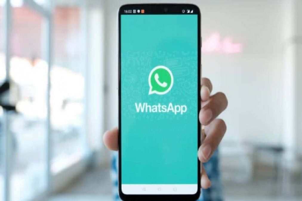 Cómo activar la nueva función modo vacaciones en WhatsApp