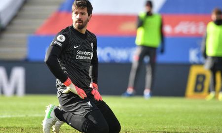Alisson, arquero del Liverpool, es uno de los jugadores que no podrán participar de la próxima fecha de la Premier League por no jugar las Eliminatorias Sudamericanas. Alisson, arquero del Liverpool, es uno de los jugadores que no podrán participar de la próxima fecha de la Premier League por no jugar las Eliminatorias Sudamericanas.