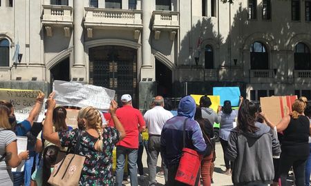 Familiares de implicados en casos de abuso cuestionan las investigaciones y sostienen la inocencia de los sospechosos Familiares de implicados en casos de abuso cuestionan las investigaciones y sostienen la inocencia de los sospechosos