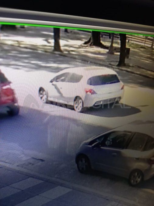 El auto desde el cual se usó el inhibidor para robar otro vehículo.