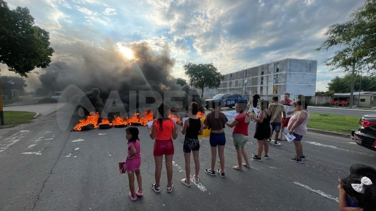 Reclamo en el acceso a Santa Fe por las dos mujeres atropelladas a la altura de Gaboto y la Autopista.