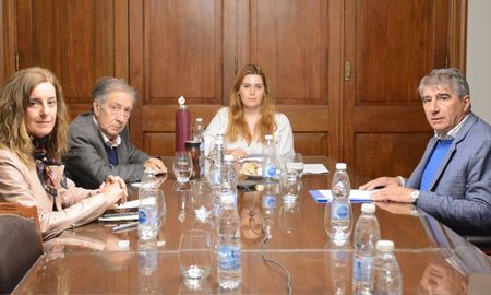 Reunión de los integrantes de la Comisión de Acuerdos de la Legislatura. Reunión de los integrantes de la Comisión de Acuerdos de la Legislatura.