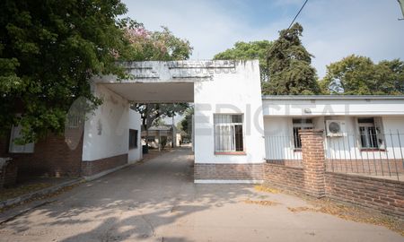 En el hospital Protomédico “Manuel Rodríguez” de Recreo funciona una residencia de Medicina General y Familiar. En el hospital Protomédico “Manuel Rodríguez” de Recreo funciona una residencia de Medicina General y Familiar.