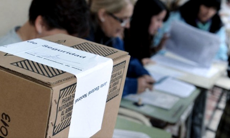 Casi 500 mil habitantes de Formosa podrán votar el domingo próximo gobernador y vice. Casi 500 mil habitantes de Formosa podrán votar el domingo próximo gobernador y vice.
