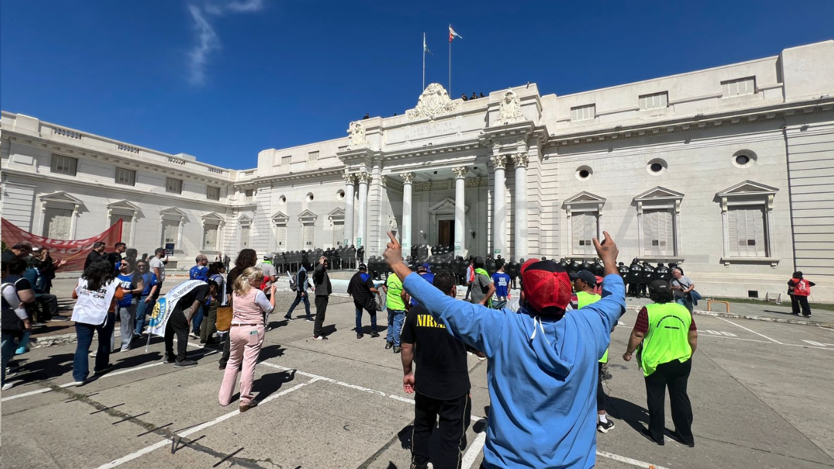 Incidentes en la Legislatura. Incidentes en la Legislatura.