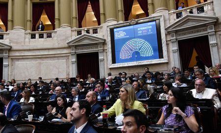 Diputados abrirá el recinto el miércoles para tratar el cambio de la fórmula de movilidad jubilatoria. Diputados abrirá el recinto el miércoles para tratar el cambio de la fórmula de movilidad jubilatoria.