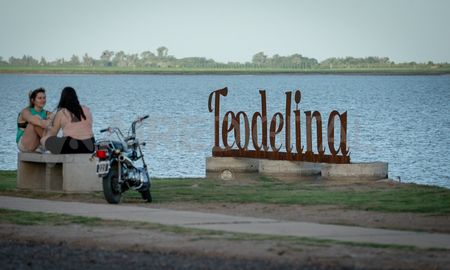 Teodelina y San José de la Esquina fueron declaradas ciudad y elegirán por primera vez en su historia intendente en el 2025. Teodelina y San José de la Esquina fueron declaradas ciudad y elegirán por primera vez en su historia intendente en el 2025.
