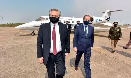 La intención del Gobierno en este viaje es iniciar la renegociación del pago con el Club de París por unos 2.400 millones de dólares, que vence el 30 de mayo y el refinanciamiento de los 45.229 millones de dólares de deuda con el Fondo Monetario Internacional (FMI). La intención del Gobierno en este viaje es iniciar la renegociación del pago con el Club de París por unos 2.400 millones de dólares, que vence el 30 de mayo y el refinanciamiento de los 45.229 millones de dólares de deuda con el Fondo Monetario Internacional (FMI).