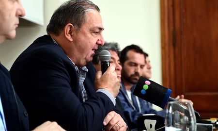 El intendente de Santa Fe, Juan Pablo Poletti, preocupado por la crecida del río Paraná. El intendente de Santa Fe, Juan Pablo Poletti, preocupado por la crecida del río Paraná.