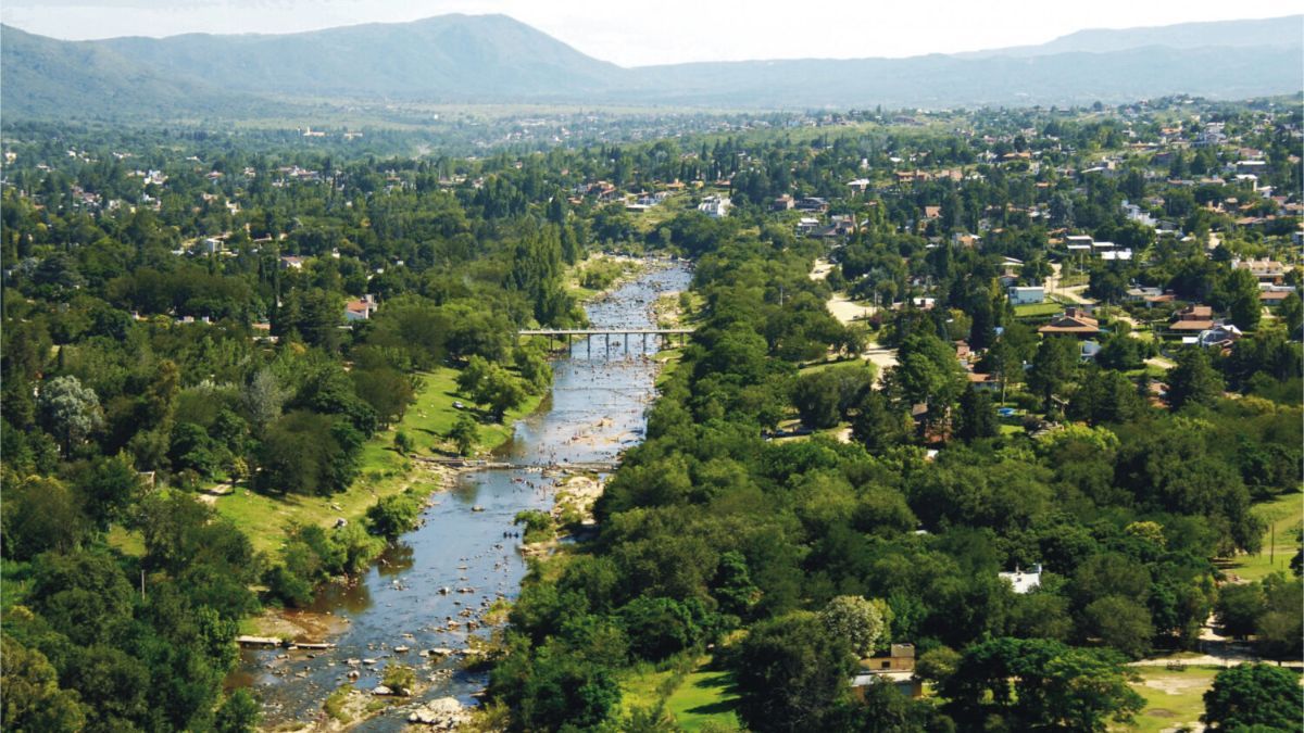 La cima regala atardeceres únicos que se convirtieron en un clásico entre los viajeros del valle. La cima regala atardeceres únicos que se convirtieron en un clásico entre los viajeros del valle.
