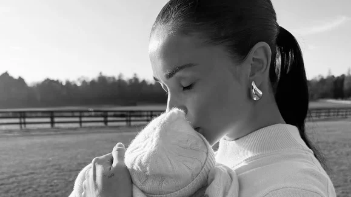 Ed Westick y su esposa Amy Jackson dieron la bienvenida a su primer hijo Oscar con un emotivo posteo en sus redes.