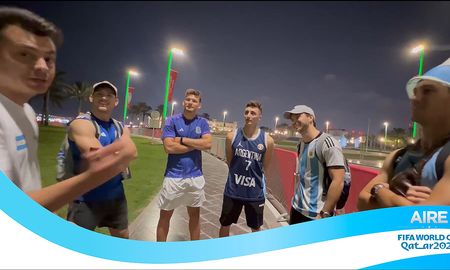 Julián Brochero conversó con cinco santafesinos en Qatar. Julián Brochero conversó con cinco santafesinos en Qatar.