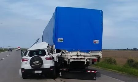 El hecho ocurrió en el kilómetro 462 de la autopista Córdoba-Rosario, camino hacia la ciudad santafesina. El hecho ocurrió en el kilómetro 462 de la autopista Córdoba-Rosario, camino hacia la ciudad santafesina.