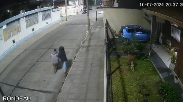 La madre de Bastian Escalante relató los momentos desgarradores que vivió junto a su hijo durante el tiroteo.