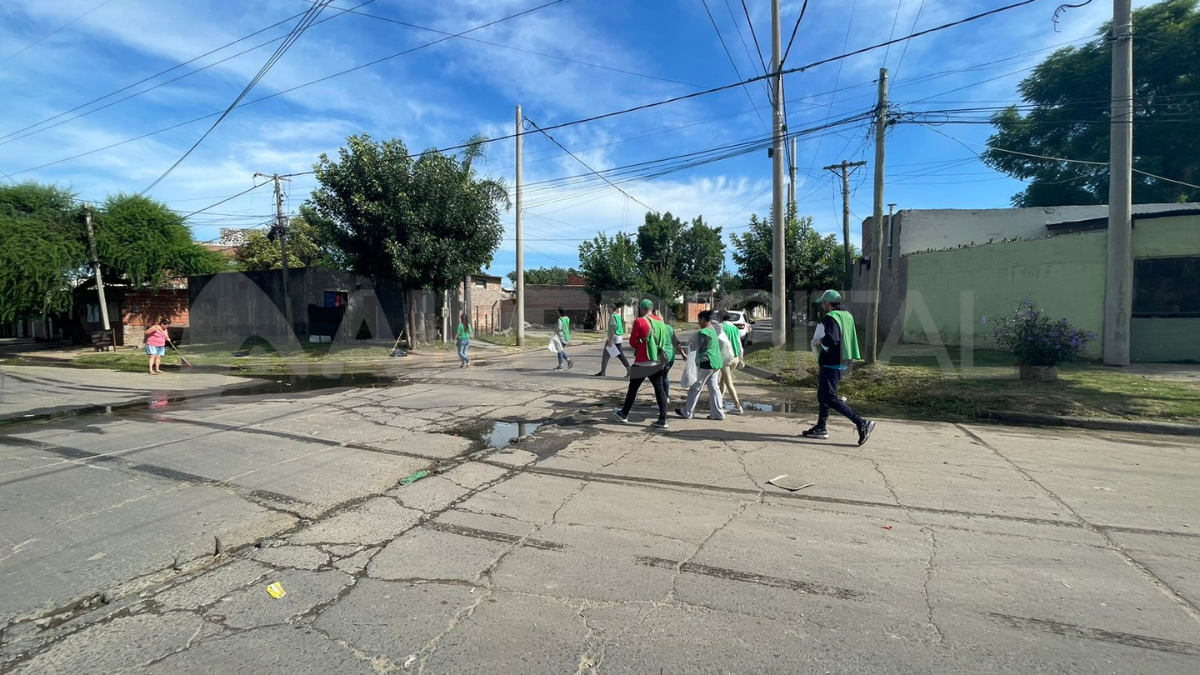 Tras la confirmación de dos nuevos casos de dengue en la ciudad de Santa Fe el municipio lleva adelante operativos de bloqueo en barrio Coronel Dorrego y María Selva.
