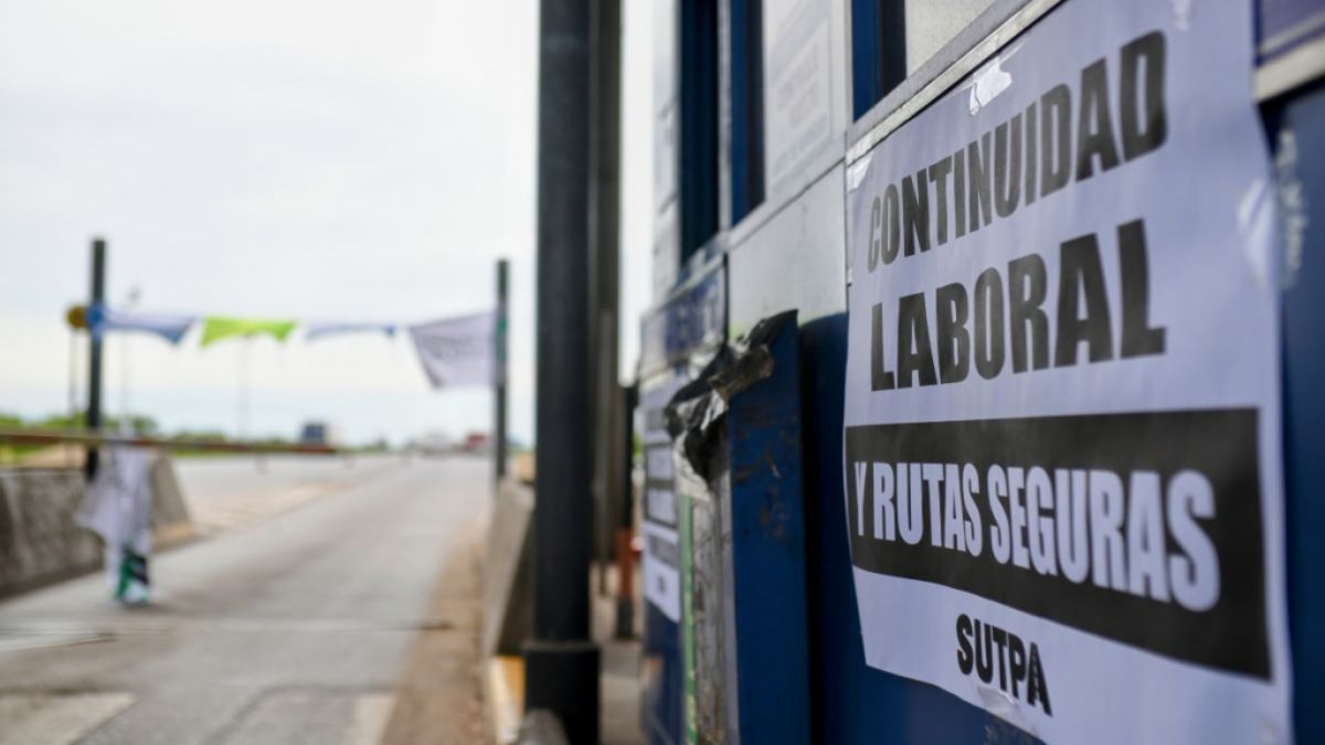 Finaliza la concesión del puente Rosario - Victoria: ya no cobran peaje y hay incertidumbre por el futuro laboral de 500 personas